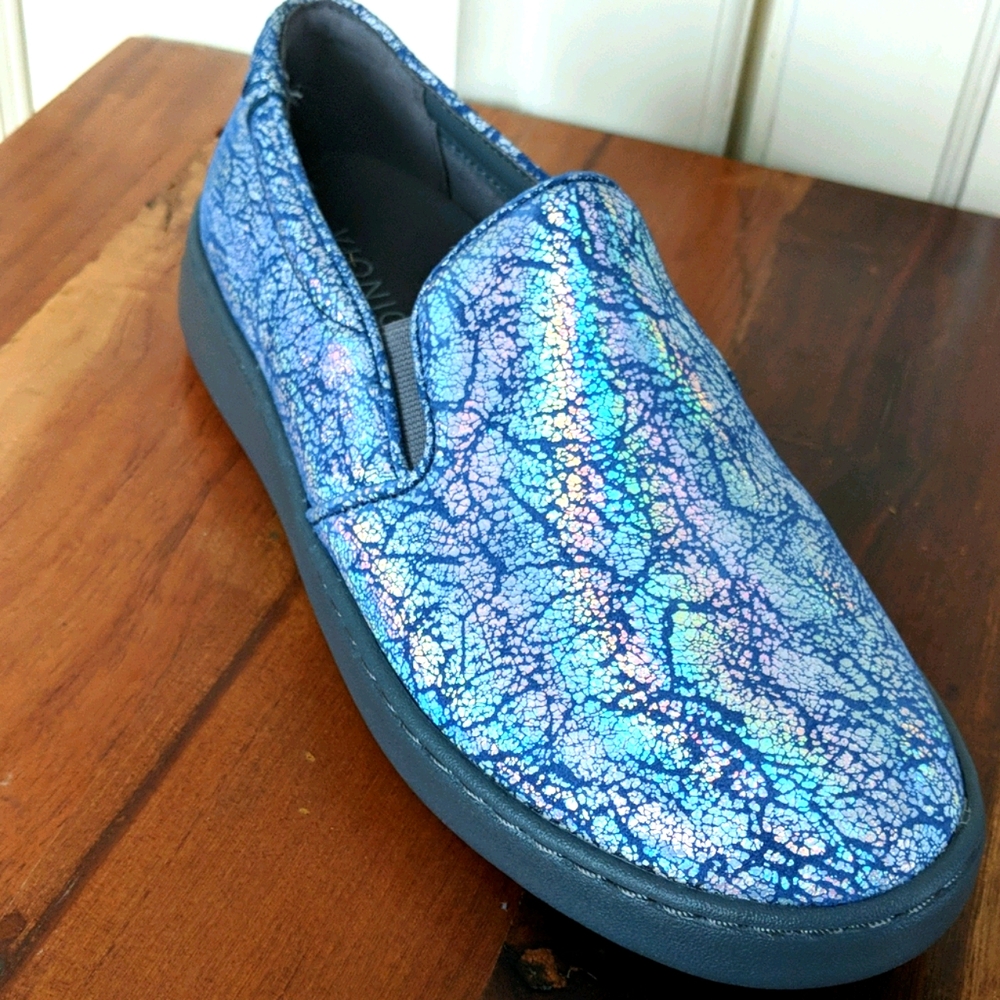 Vionic pro Avery blue metallic slip on shoe